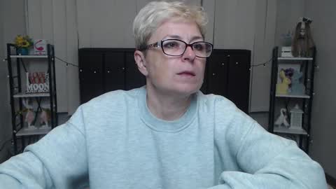 Snapshot of emiliagree chatting on 10.10.25 EmiliaGree online show from 10.10.25