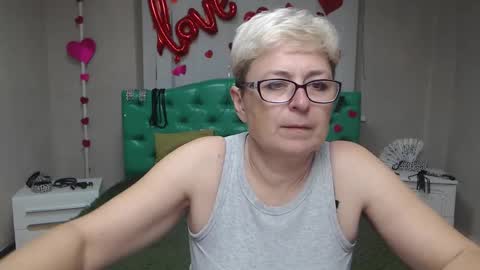 Snapshot of emiliagree chatting on 10.11.25 EmiliaGree online show from 10.11.25