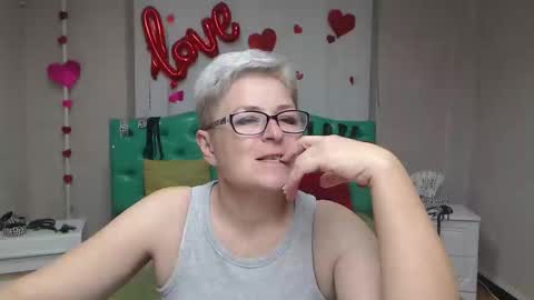 Snapshot of emiliagree chatting on 10.18.25 EmiliaGree online show from 10.18.25