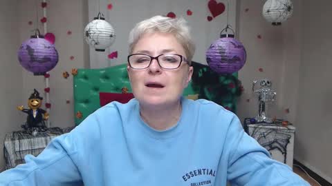 Snapshot of emiliagree chatting on 10.24.25 EmiliaGree online show from 10.24.25