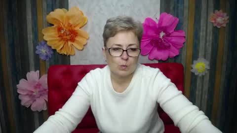 Snapshot of emiliagree chatting on 04.19.26 EmiliaGree online show from 04.19.26