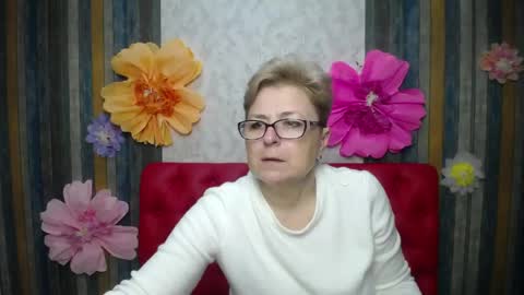 Snapshot of emiliagree chatting on 04.28.26 EmiliaGree online show from 04.28.26