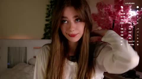 Snapshot of emiliaheather chatting on 05.24.26 Tessa online show from 05.24.26