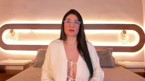 Emilie online show from 04.22.26