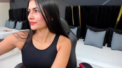 Emillie online show from 12.06.24
