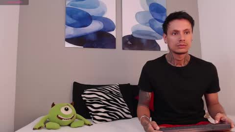 Snapshot of emilio_wolf chatting on 01.17.25 EMILIO online show from 01.17.25