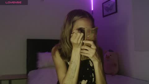 Emilly Gomez online show from 02.07.25