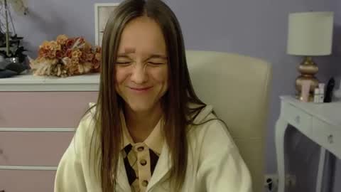 Snapshot of emilly_lust99 chatting on 09.30.25 Emilly online show from 09.30.25