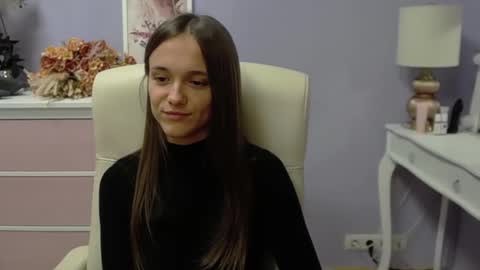 Snapshot of emilly_lust99 chatting on 10.02.25 Emilly online show from 10.02.25