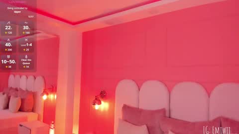 Snapshot of emilly_williamss chatting on 10.08.25 Emilly online show from 10.08.25