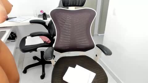 Snapshot of emillybrowm chatting on 02.27.25 Emilly online show from 02.27.25