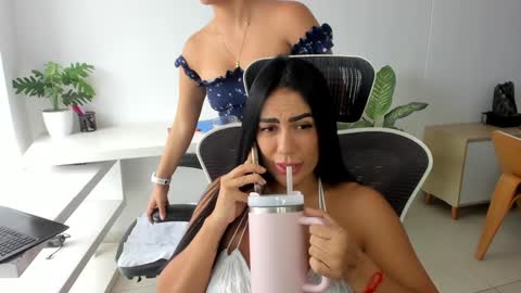 Snapshot of emillybrowm chatting on 09.12.25 Emilly online show from 09.12.25