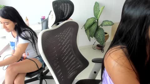 Snapshot of emillybrowm chatting on 10.29.25 Emilly online show from 10.29.25