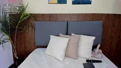 emillyharper_ online show from 10.08.25