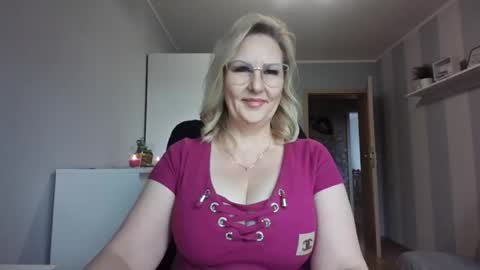 Snapshot of emillykiss chatting on 02.23.26 EmillyLove online show from 02.23.26