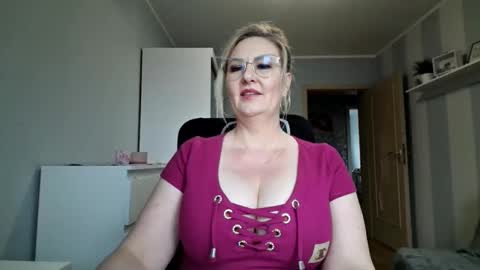 Snapshot of emillykiss chatting on 03.14.26 EmillyLove online show from 03.14.26
