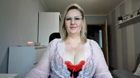 Snapshot of emillykiss chatting on 03.16.26 EmillyLove online show from 03.16.26