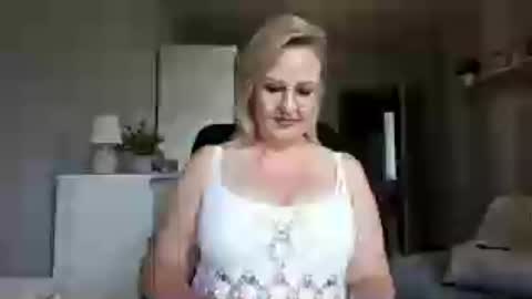 Snapshot of emillykiss chatting on 07.17.26 EmillyLove online show from 07.17.26