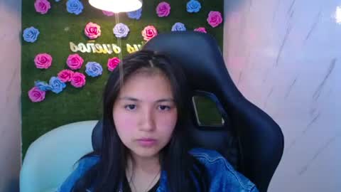 Snapshot of emiluna_a chatting on 06.12.26 emiluna_a online show from 06.12.26