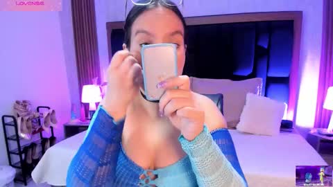 Snapshot of emily_5weet chatting on 10.16.25 Emily online show from 10.16.25