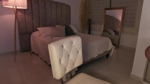  emily valentina     online show from 04.18.26