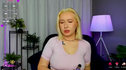 Snapshot of emily__bliss chatting on 02.21.26 Emily Bliss online show from 02.21.26