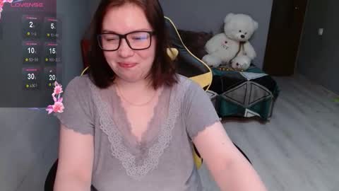 Snapshot of emily_amorre chatting on 11.09.25 Emily 3 online show from 11.09.25