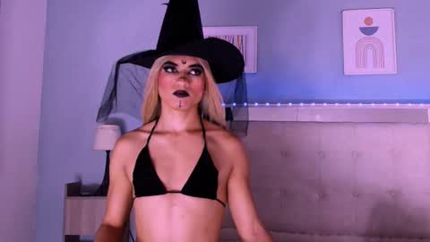 emily_castillo1_ online show from 10.04.25