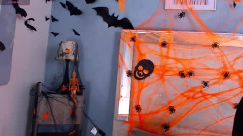 emily_castillo1_ online show from 10.26.25