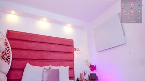 Snapshot of emily_daarell chatting on 09.26.25 M I A online430pm- 930pm online show from 09.26.25