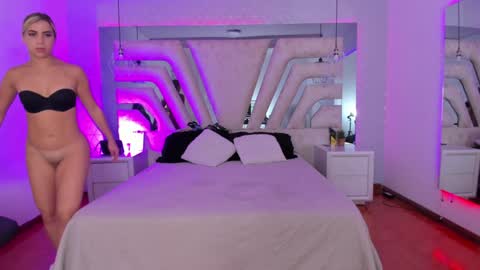 Snapshot of emily_ellen chatting on 01.16.25 Emily online show from 01.16.25