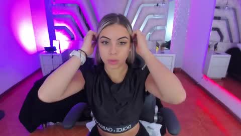 Snapshot of emily_ellen chatting on 03.06.25 Emily online show from 03.06.25