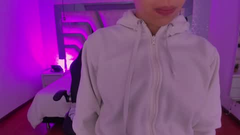 Snapshot of emily_ellen chatting on 10.04.25 Emily online show from 10.04.25