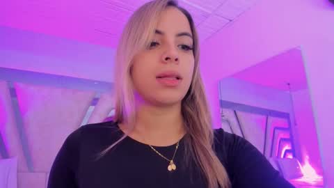 Snapshot of emily_ellen chatting on 10.27.25 Emily online show from 10.27.25