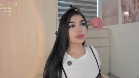 EmilyKenner  Independent model  online show from 09.26.25