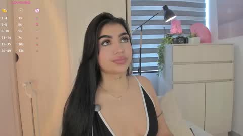 EmilyKenner  Independent model  online show from 10.17.25