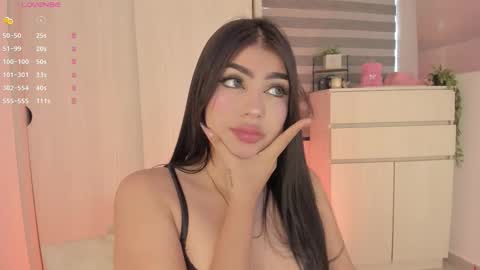 EmilyKenner  Independent model  online show from 11.20.25