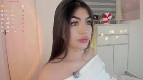 EmilyKenner  Independent model  online show from 12.17.25