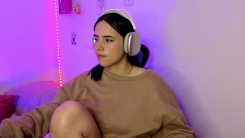 Emily Lindey online show from 03.12.26