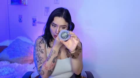 Emily Lindey online show from 04.12.26