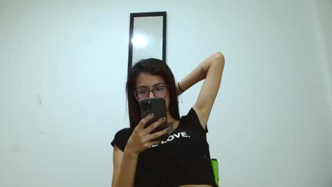 Snapshot of emily_loperaa chatting on 05.16.26 Emily online show from 05.16.26