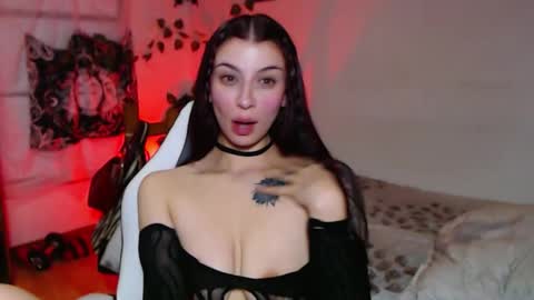 Emily online show from 10.04.25