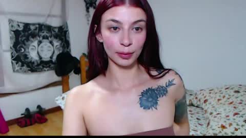 Snapshot of emily_mckey chatting on 05.09.26 Emily online show from 05.09.26