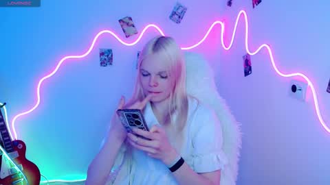 Lia online show from 10.19.25