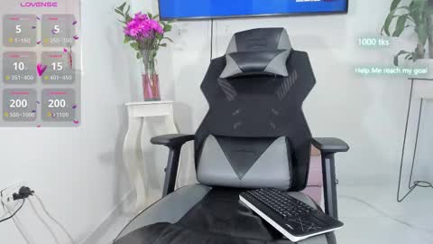 emily_palmeer online show from 10.15.25