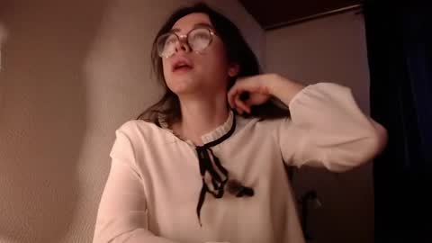 emily_pearl_ online show from 12.11.24