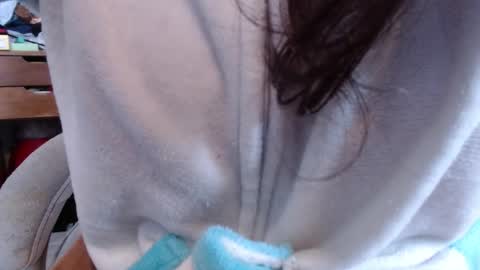 emily_pearl_ online show from 10.05.25