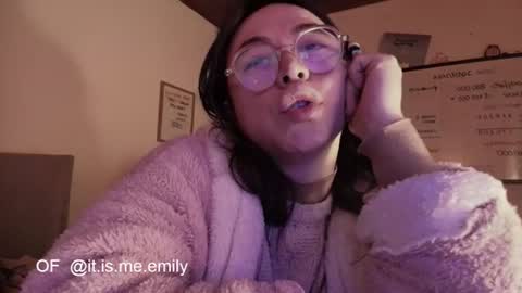 Snapshot of emily_pearl_ chatting on 08.07.26 emily_pearl_ online show from 08.07.26
