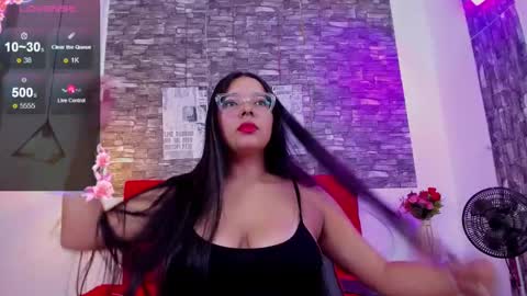 Snapshot of emily_sc chatting on 12.18.24 emily_sc online show from 12.18.24