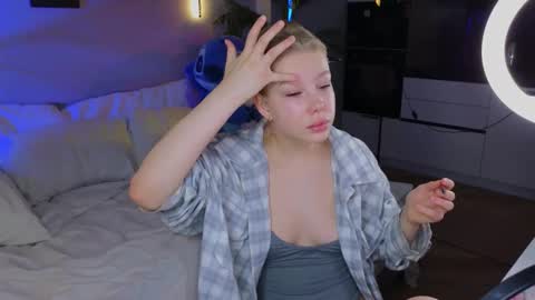 Snapshot of emily_shepard chatting on 04.23.26 emily shepard online show from 04.23.26